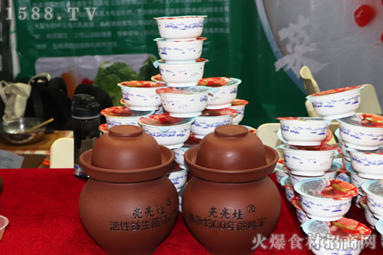 【亮亮娃食品】携旗下优质泡菜产品亮相良之隆食材电商节!