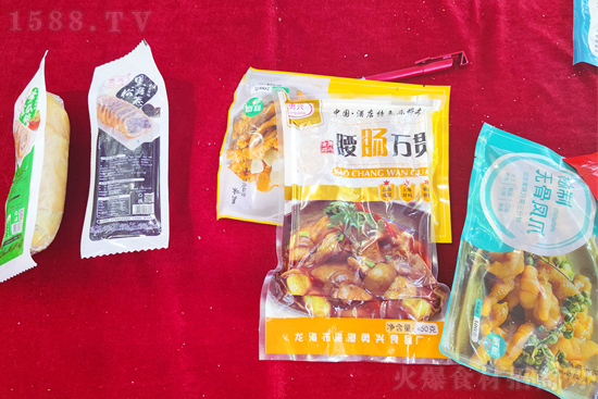 高质量、优服务--“食雨食品”亮相第八届齐鲁火锅节!